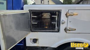 2004 Ranger Catering Food Truck Anti-lock Brakes Wisconsin Gas Engine for Sale
