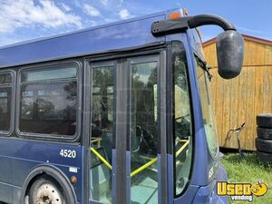 2004 Shuttle Bus Coach Bus 4 Utah for Sale