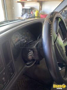 2004 Sierra 2500hd Lunch Serving Cantenn-style Food Truck Lunch Serving Food Truck Fire Extinguisher Alberta Gas Engine for Sale
