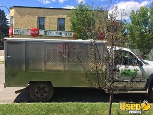 2004 Sierra 2500hd Lunch Serving Cantenn-style Food Truck Lunch Serving Food Truck Spare Tire Alberta Gas Engine for Sale