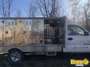 2004 Sierra Lunch Serving Food Truck Lunch Serving Food Truck Reach-in Upright Cooler Ontario Gas Engine for Sale