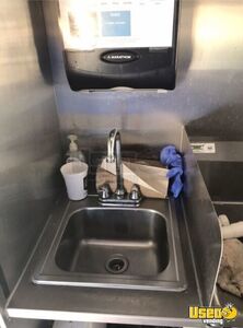 2004 Step Van Kitchen Food Truck All-purpose Food Truck Hand-washing Sink Colorado Gas Engine for Sale