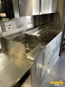 2004 Step Van Kitchen Food Truck All-purpose Food Truck Propane Tank Missouri Diesel Engine for Sale