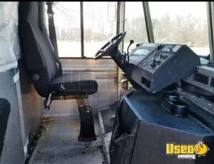 2004 Stepvan 5 Illinois Gas Engine for Sale