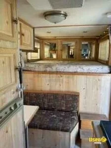 2004 Sunlite Ii Trailblazer V 4-horse Lq Trailer Air Conditioners Texas for Sale