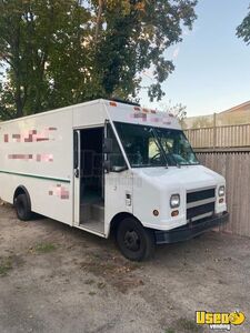 2004 Utilimaster Empty Step Van Stepvan New York Gas Engine for Sale