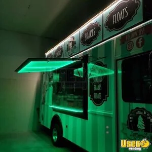 2004 Utilimaster Ice Cream Truck Exterior Customer Counter Alberta Gas Engine for Sale