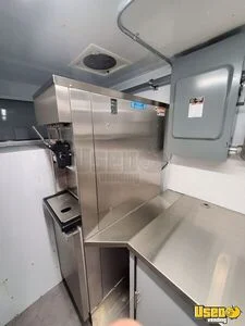 2004 Utilimaster Ice Cream Truck Exterior Work Lights Alberta Gas Engine for Sale