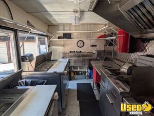 2004 Van All-purpose Food Truck Insulated Walls Wisconsin Diesel Engine for Sale