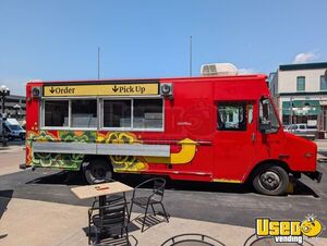 2004 Van All-purpose Food Truck Wisconsin Diesel Engine for Sale