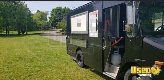 2004 Workhorse 2t0 Step Van Kitchen Food Truck All-purpose Food Truck Insulated Walls Tennessee Diesel Engine for Sale