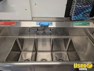 2004 Workhorse All-purpose Food Truck Reach-in Upright Cooler New York Diesel Engine for Sale