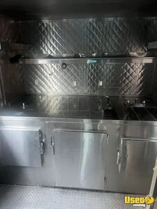 2004 Workhorse Ice Cream Truck Diamond Plated Aluminum Flooring New York Gas Engine for Sale