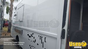 2004 Workhorse Kitchen Food Truck All-purpose Food Truck Cabinets California Diesel Engine for Sale