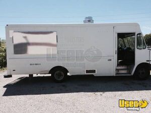 2004 Workhorse P30 Food Truck / Mobile Kitchen Missouri for Sale
