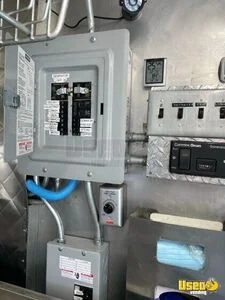 2004 Workhorse P42 All-purpose Food Truck Exhaust Hood Illinois Gas Engine for Sale