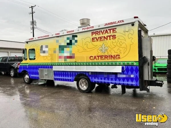 2004 Workhorse P42 All-purpose Food Truck Illinois Gas Engine for Sale