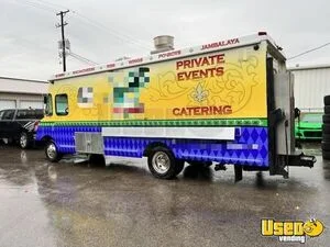 2004 Workhorse P42 All-purpose Food Truck Illinois Gas Engine for Sale