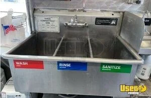 2004 Workhorse P42 All-purpose Food Truck Reach-in Upright Cooler Illinois Gas Engine for Sale