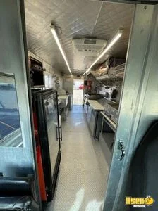 2004 Workhorse P42 All-purpose Food Truck Stainless Steel Wall Covers Illinois Gas Engine for Sale