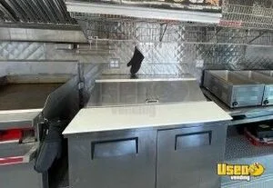 2004 Workhorse P42 All-purpose Food Truck Surveillance Cameras Illinois Gas Engine for Sale