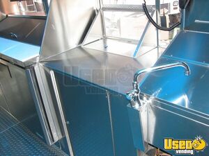 2005 18' Gourmet Kitchen All-purpose Food Truck Backup Camera California Gas Engine for Sale