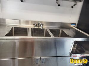 2005 20' Diesel Step Van Kitchen Food Truck All-purpose Food Truck 51 Missouri Diesel Engine for Sale