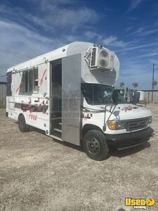 2005 - 25' Ford All-Purpose Food Truck Used Mobile Food Bus w/ Newer Kitchen for Sale in Texas!