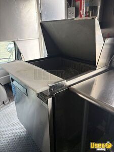 2005 2005 All-purpose Food Truck Work Table Texas Diesel Engine for Sale
