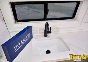 2005 2500 Sprinter Mobile Hair & Nail Salon Truck 15 Oklahoma Diesel Engine for Sale