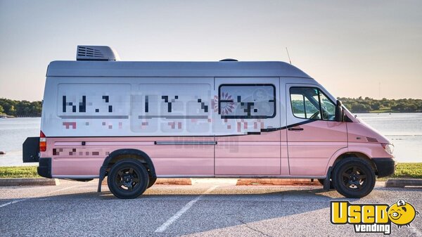 2005 2500 Sprinter Mobile Hair & Nail Salon Truck Air Conditioning Oklahoma Diesel Engine for Sale