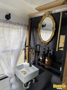 2005 300 Mobile Hair & Nail Salon Truck Generator Indiana Diesel Engine for Sale