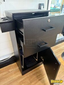 2005 300 Mobile Hair & Nail Salon Truck Toilet Indiana Diesel Engine for Sale