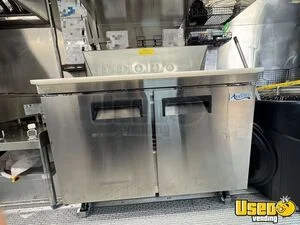 2005 All-purpose Food Truck Fresh Water Tank Virginia Diesel Engine for Sale