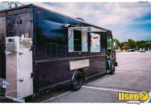 2005 All-purpose Food Truck Stainless Steel Wall Covers Virginia Diesel Engine for Sale