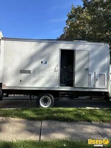 2005 C4500 Other Mobile Business Insulated Walls Wisconsin Diesel Engine for Sale