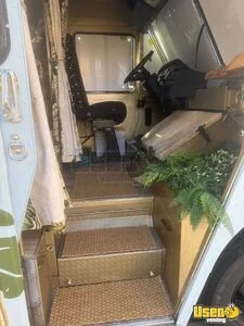 2005 Chassis M, Tsn Body Mobile Boutique Additional 3 Nevada Diesel Engine for Sale