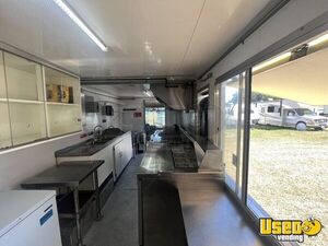 2005 Custom All-purpose Food Truck Diamond Plated Aluminum Flooring Maryland Diesel Engine for Sale