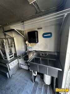 2005 Custom P42 All-purpose Food Truck Water Tank Utah Diesel Engine for Sale