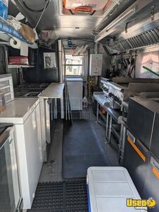 2005 E450 All-purpose Food Truck Prep Station Cooler Alberta Diesel Engine for Sale