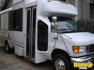 2005 E450 Kitchen Food Truck All-purpose Food Truck Minnesota Gas Engine for Sale