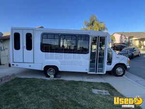 2005 E450 Mobile Boutique Air Conditioning California Gas Engine for Sale