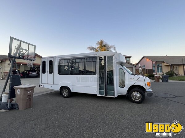 2005 E450 Mobile Boutique California Gas Engine for Sale