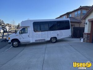 2005 E450 Mobile Boutique Electrical Outlets California Gas Engine for Sale