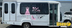 2005 E450 Mobile Boutique Tv/dvd California Gas Engine for Sale