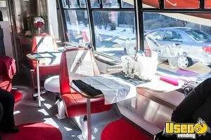 2005 E450 Mobile Hair & Nail Salon Truck Interior Lighting Ontario Diesel Engine for Sale