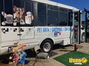 2005 E450 Pet Care / Veterinary Truck Backup Camera California Gas Engine for Sale