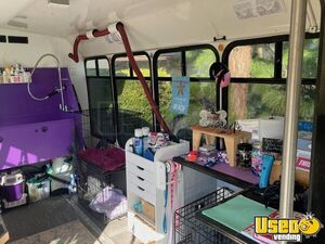 2005 E450 Pet Care / Veterinary Truck Fresh Water Tank California Gas Engine for Sale