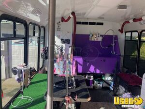 2005 E450 Pet Care / Veterinary Truck Gray Water Tank California Gas Engine for Sale
