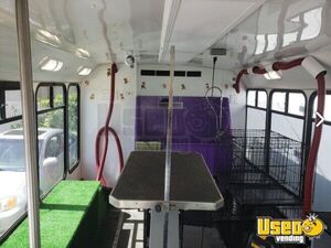 2005 E450 Pet Care / Veterinary Truck Interior Lighting California Gas Engine for Sale